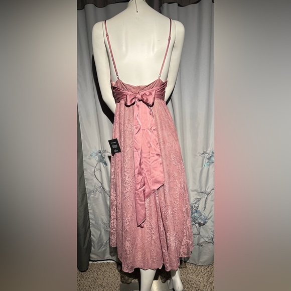 👗Lulu’s Dazzling Cutie Mauve Pink Glitter Lace Sleeveless Midi Dress, size M - Picture 4 of 9